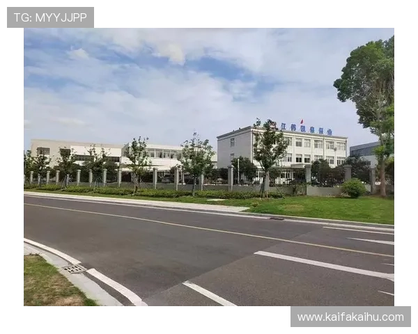 AG·尊时凯龙-人生就是搏! 在逆境中坚持信念勇敢奋斗追求更高的人生境界